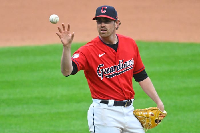 Shane Bieber Apr 22 2023